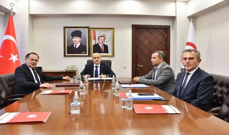 Samsun’da 12,3 km beton yoliçin 34,1 milyon TL ödenek - Samsun Valiliği Yatırım İzleme ve Koordinasyon Başkanlığı (YİKOB) ile Samsun Büyükşehir Belediyesi arasında "Beton Kaplama Yol Yapım İşi Ortak Hizmet Protokolü" imzalandı. Protokol çerçevesinde Valilik, Samsun ilçelerinde yapılacak 12 bin 343 metre uzunluğundaki beton yol imalat işi için Büyükşehir’e 34 milyon 177 bin 308 TL ödenek aktaracak.