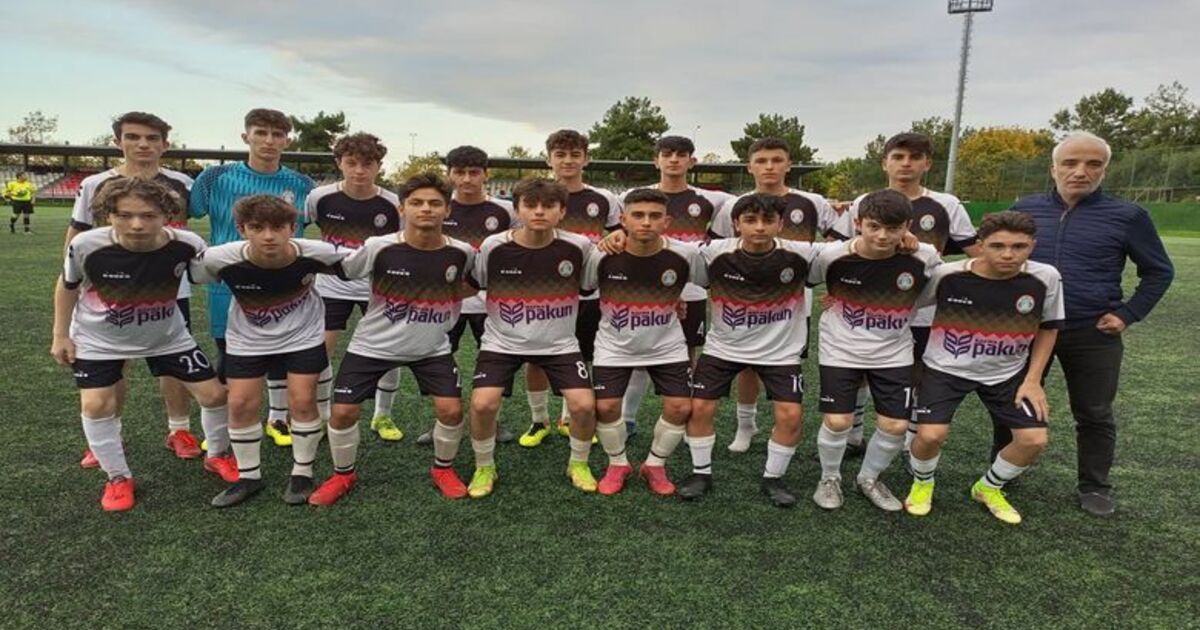 Bafra Mevlanaspor U 17 Şampiyonu 