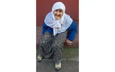 Pencereden düşen yaşlı kadın hayatını kaybetti
