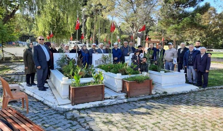 Şehit uzman onbaşı unutulmadı - Samsun’un Bafra ilçesinde Şehit Piyade Uzman Onbaşı Mutlucan Meşeci, vefatının üçüncü yılında kabri başında dualarla anıldı.