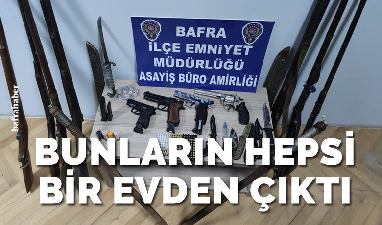 Bafra’da ruhsatsız tabanca, tüfekve hassas terazi ele geçirildi - Samsun’un Bafra ilçesinde bir ikametgâhta yapılan aramada çok sayıda ruhsatsız silah, kesici alet ve hassas terazi ele geçirildi.