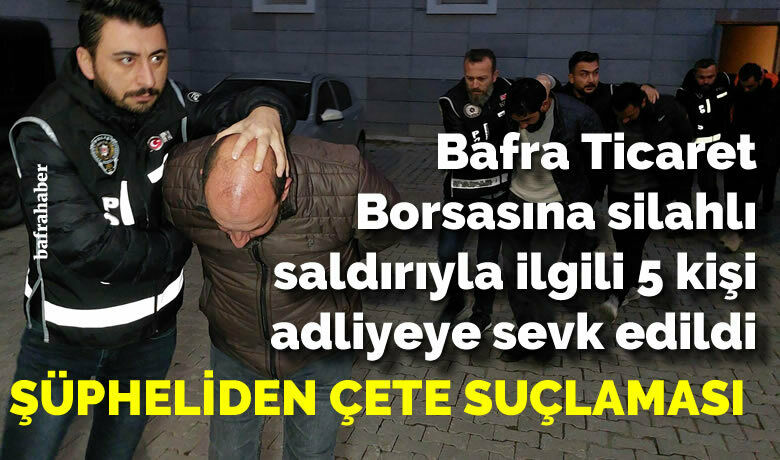 Bafra Ticaret Borsasına silahlı saldırıylailgili 5 kişi adliyeye sevk edildi - Samsun’da Bafra Ticaret Borsasının kurşunlanması ve daha sonra da başkan adayının silahla yaralanması olayına karışan suç örgütüne yönelik düzenlenen operasyonda gözaltına alınan 5 kişi adliyeye sevk edildi. Suç örgütü lideri olduğu ileri sürülen şahıs, "Üreticinin hakkını gasp edenlere karşı durduk diye, rant çetelerinin tekerine çomak soktuk diye bizi böyle kumpas içine soktular" suçlamasında bulundu.