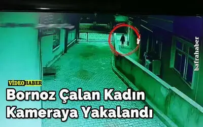 Bornoz Çalan Kadın Kameraya Yakalandı