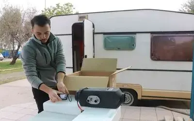 Ünlü oyuncudan karavanda yaşayan üniversiteliye destek
