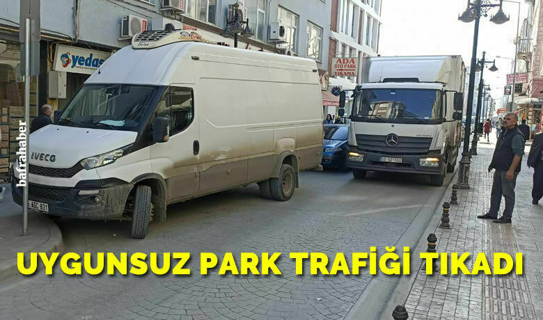 Uygunsuz park trafiği tıkadı