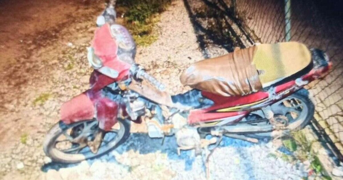 Terk edilmiş motosiklet otoparka çekildi
