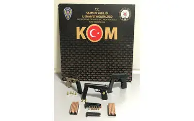 Samsun’da bir araçta 3 ruhsatsız tabanca bulundu: 2 gözaltı
