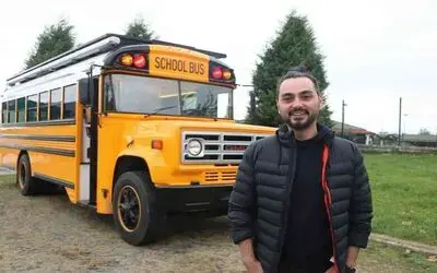 700 bin TL harcadığı hayalindeki ‘School Bus’ ile dünya turuna çıkıyor
