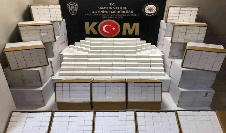 Samsun’da 300 bin dal makaron ele geçirildi
 - Samsun’da polis tarafından bir işyerine yapılan baskında 300 bin dal bandrolsüz boş makaron ele geçirildi.