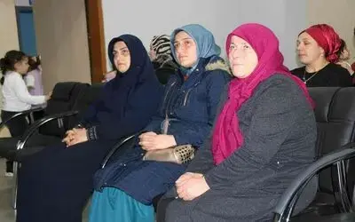 61 yaşındaki anneanne torunları için tekrar okula başladı
