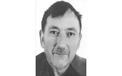 Kestiği ağacın altında kalan yaşlı adam hayatını kaybetti
