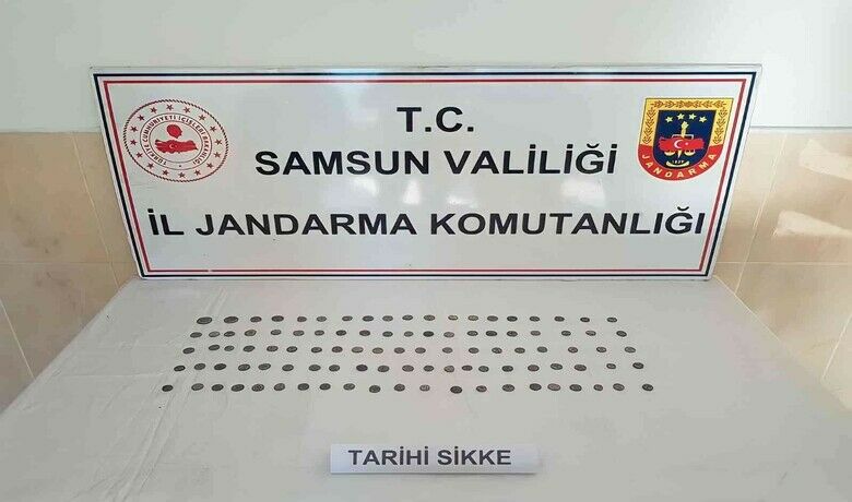 Satmaya çalıştığı tarihi sikkelerle yakalandı
 - Samsun’da jandarma ekipleri bir kişiyi satmaya çalıştığı 101 adet çeşitli dönemlere ait tarihi sikkeyle yakaladı.
