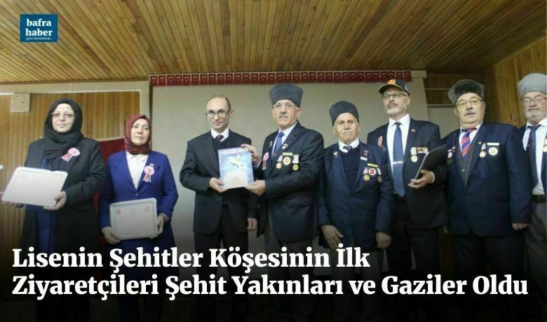 Lisenin Şehitler Köşesinin İlk ZiyaretçileriŞehit Yakınları Ve Gaziler Oldu - Şehit Erkut Yılmaz Mesleki ve Teknik Anadolu Lisesi TÜBİTAK 2204 araştırma projesi kapsamında okulda içerisinde yapılan “Bafra Şehitleri Köşesinin” ilk ziyaretçileri şehit yakınları ve gaziler oldu.