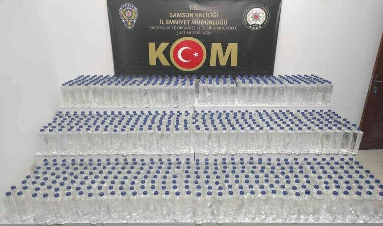 Samsun’da 1280 litre etil alkol ele geçirildi
 - Samsun ’da KOM polisi tarafından iki ayrı araçta yapılan aramada şişeler içinde 1280 litre etil alkol ele geçirildi.