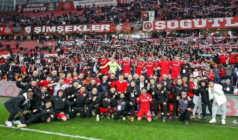 Samsunspor, ligde 90 hafta sonra lider oldu
 - SAMSUN (İHA) – Spor Toto 1. Lig ekiplerinden Samsunspor, 2 buçuk yıldır mücadele ettiği ligde 90 hafta sonra liderlik koltuğuna oturabildi.