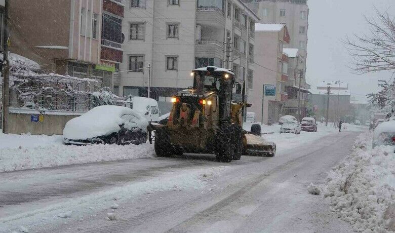 Bafra beyaza büründü
 - Samsun’un Bafra ilçesinde yoğun kar yağışı sonucu beyaza büründü, 34 kırsal mahalle yolu ulaşıma kapandı.