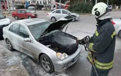Seyir halindeki otomobilde yangın çıktı
