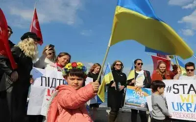 Rusya-Ukrayna savaşının 1. yılında Ukrayna’da hayatını kaybedenler anıldı
