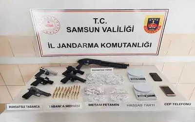 Jandarmadan 17 adrese eş zamanlı operasyon: Paket paket uyuşturucu ele geçirildi
