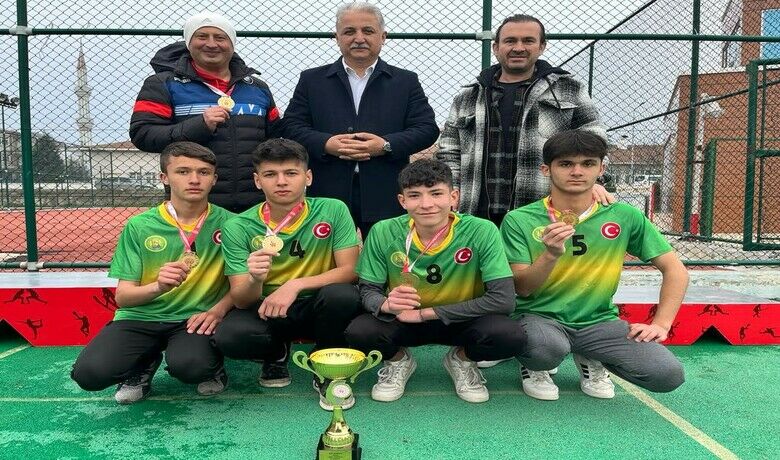 Alaçam Bocce geleneği bozmadı
 - Samsun’un Alaçam ilçesinde yapılan Bocce Gençler İl Birinciliği müsabakalarında Alaçam Şadiye Muzaffer Turhan Anadolu Lisesi genç erkekler kategorisinde Samsun il birincisi oldu.