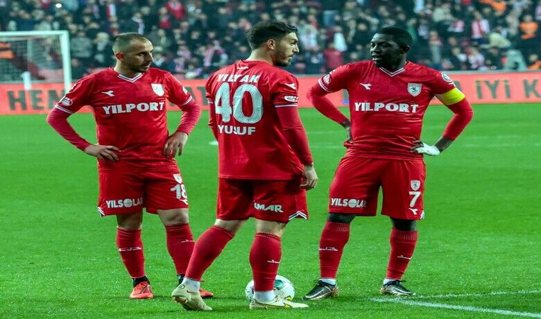 Samsunspor’da 19 oyuncuilk kez şampiyonluk yaşadı - Süper Lig’e yükselmeyi garantileyen Samsunspor’da kadroda bulunan 19 oyuncu ilk kez şampiyonluk sevinci yaşarken, 9 oyuncu bu duyguyu daha önce tattı.