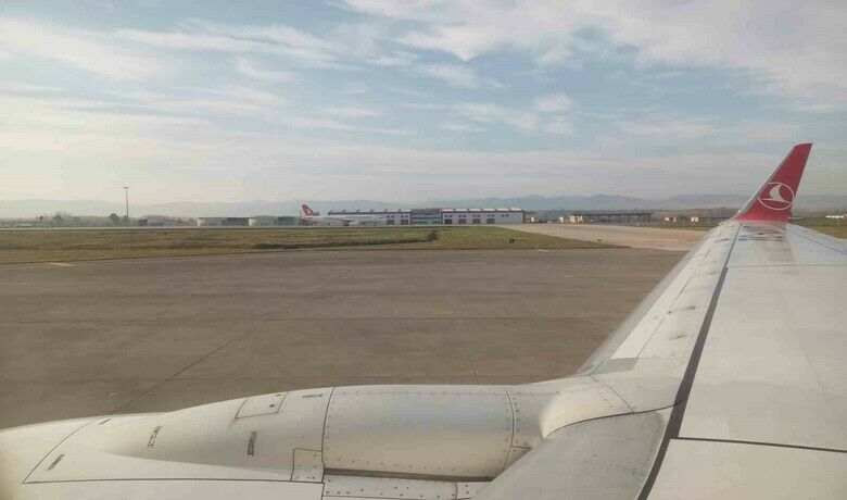 Türk pilotlar Samsun’da uçuş eğitimi alıyor
 - Türkiye’de uçak pilotları Samsun-Çarşamba Havalimanı’nda uçuş eğitimi almaya devam ediyor.