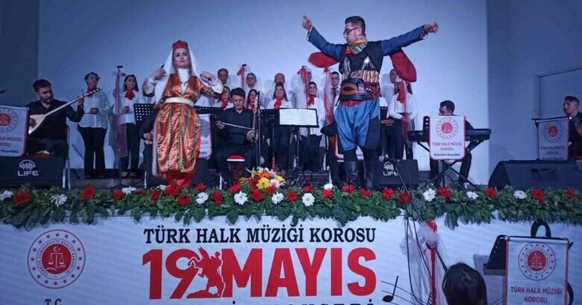 Adliye Personellerinden Türk Halk Müziği Konseri