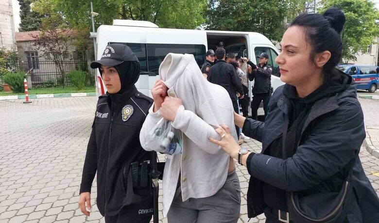 Samsun’da uyuşturucu ticaretinden 8kişi adliyeye sevk edildi - Samsun’da narkotik polisi tarafından düzenlenen eş zamanlı operasyonda gözaltına alınan 8 kişi uyuşturucu ticaretinden adliyeye sevk edildi.