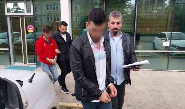 Samsun’daki silahla yaralamaolayla ilgili 2 tutuklama - Samsun’da bir kişinin silahla ağır yaralandığı olayla ilgili gözaltına alınan 4 kişiden 2’si çıkarıldıkları mahkemece tutuklanırken, 2 kişi serbest bırakıldı.