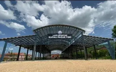 Ladik yeni pazar yerine kavuştu
