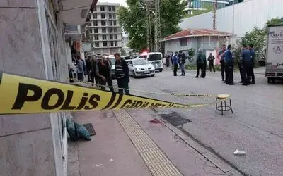 İş yerinin önünde uğradığı silahlı saldırıda ağır yaralandı
