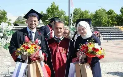 OMÜ’nün çiçeği burnunda doktorlarından yönetime sitem
