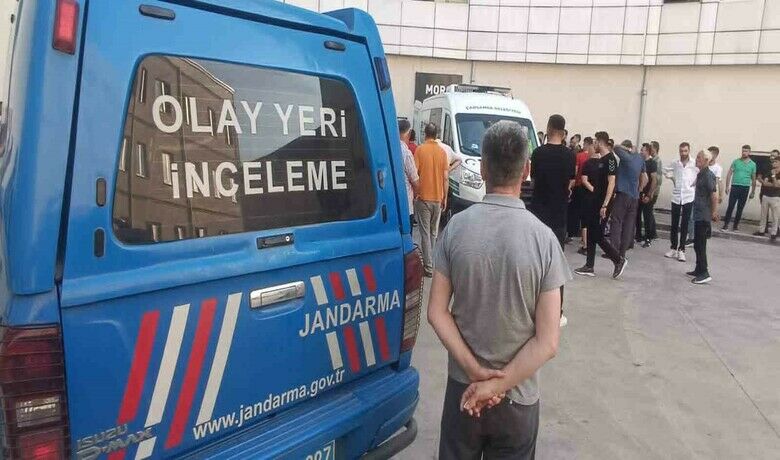 Samsun’da 2 genç boğuldu
 - Samsun’un Çarşamba ilçesinde serinlemek için denize giren 2 genç boğularak hayatını kaybetti.