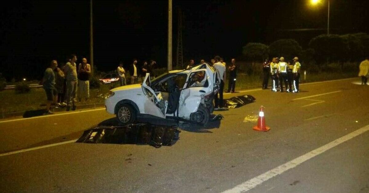 Samsun’da seyir halindeki otomobil önündeki araca çarptı: 3 ölü, 2 yaralı
