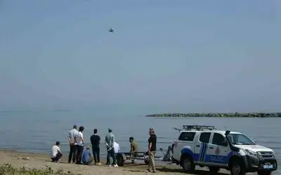Denizde kaybolan gence hava destekli arama
