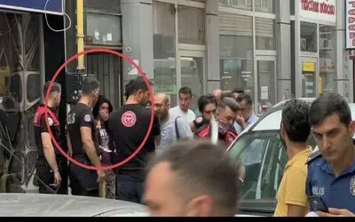 Çatıya çıkan kadın ekipleri alarma geçirdi
