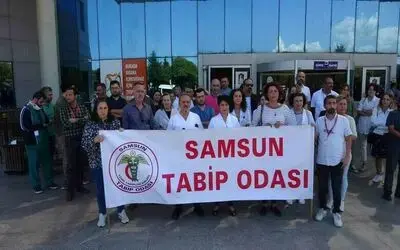 Doktorlar, silah zoruyla kaçırılan meslektaşları için birlik oldu
