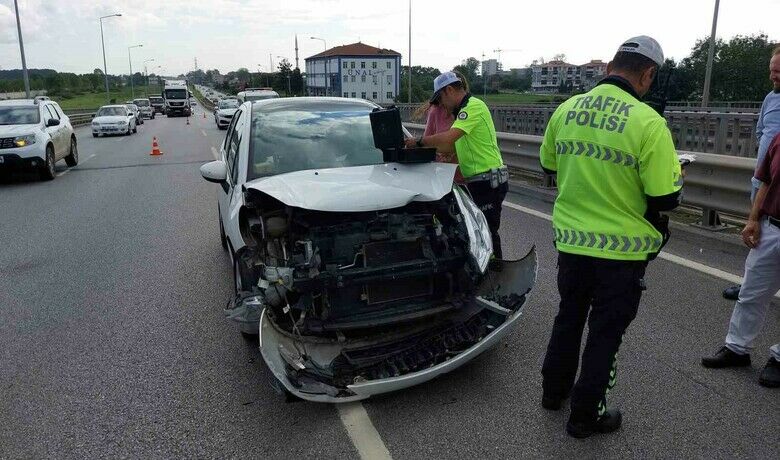 Samsun’da zincirleme kaza
 - Samsun’da 3 aracın karıştığı zincirleme trafik kazası maddi hasarla atlatıldı.