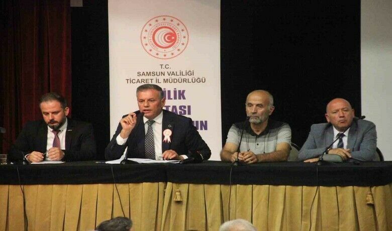 İl Ticaret Müdürü Turpçu: "Kasa-raffiyat farklılığından dolayı 300 ceza kestik” - “Türklerde Ahilik Kültürü ve Esnaf Teşkilatı Paneli”nde konuşan Samsun İl Ticaret Müdürü Kürşat Turpçu, “Kasa-raf fiyat farkları bugün en çok sıkıntılı olan olaylardan bir tanesidir. Şu ana kadar 300 civarında ceza kestik” diyerek vatandaşlara alışveriş sonrası fişlerini kontrol etmeleri uyarısında bulundu.