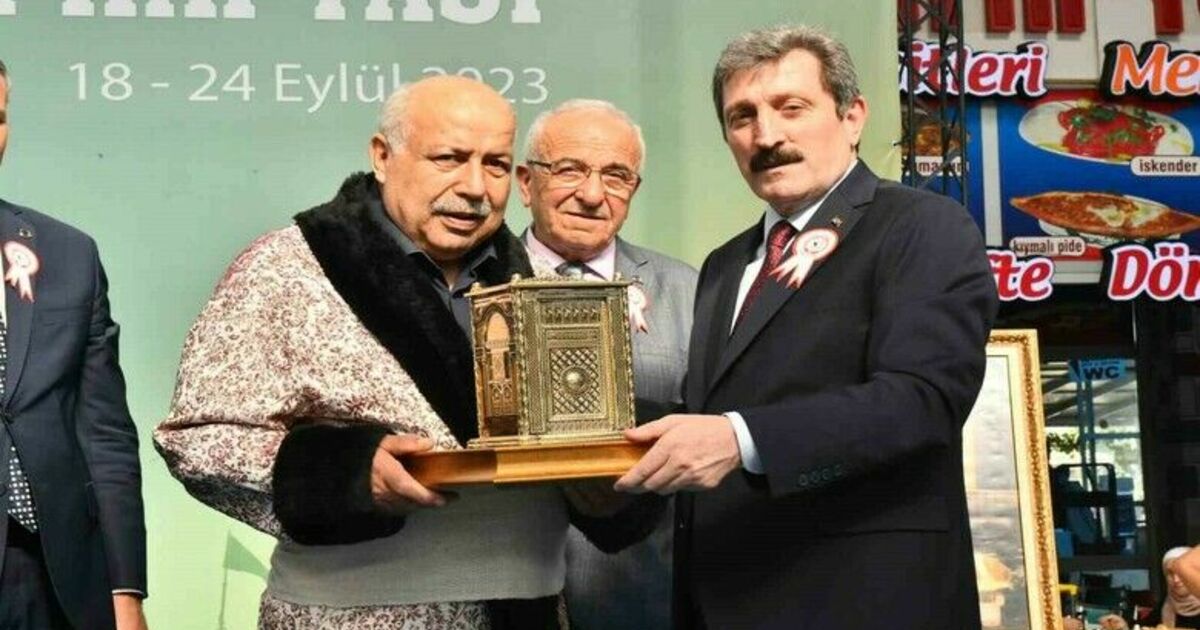 Samsun’da yılın ahisi 60 yıllık ayakkabıcı seçildi
