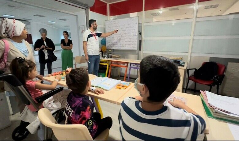 Hastanede ders: Hem tedavi hem eğitim
