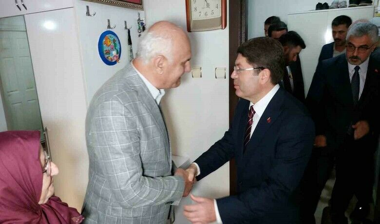 Adalet Bakanı Tunç, Şehit Başsavcı Murat Uzun’un ailesini ziyaret etti
