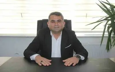 CHP’li meclis üyesi, Özgür Özel’in Selahattin Demirtaş’a selam yollaması nedeniyle partisinden istifa etti
