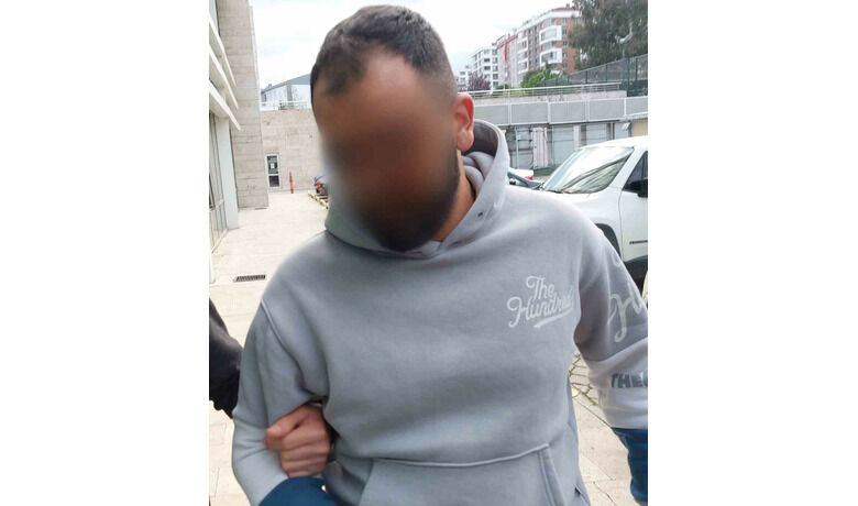 Uyuşturucu ticaretinden gözaltınaalınan zanlı adliyede - Samsun’da uyuşturucu ticaretinden gözaltına alınan zanlı adliyeye sevk edildi.