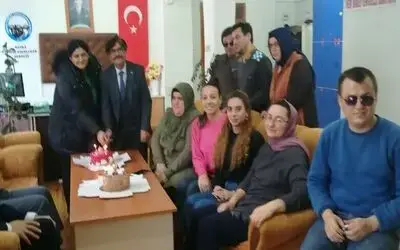 Görme Engellilerden Kurs Öğretmenlerine Sürpriz Öğretmenler Günü Kutlaması