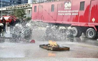 Üniversite öğrencilerine temel itfaiye eri eğitimi
