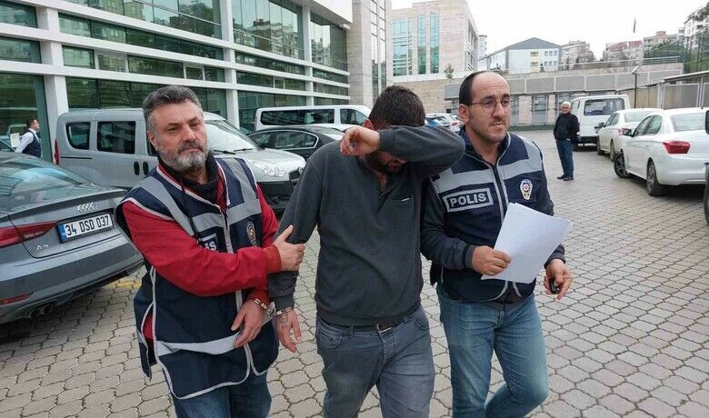 Darp ettiği eşinin kolunu kıran koca tutuklandı - Samsun’da 2 çocuk annesi Azerbaycan uyruklu eşini darp ederek kolunu kırdığı iddiasıyla gözaltına alınan şahıs, çıkarıldığı mahkemece tutuklandı.