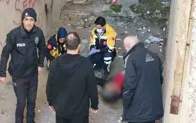 Buzdan kayarak korkuluktan düşüp hayatını kaybetti
