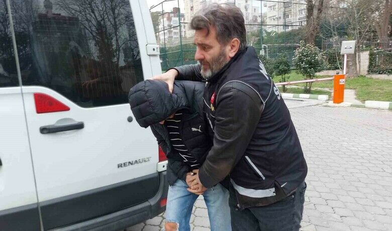 Uyuşturucu ticaretinden gözaltınaalınan şahsa adli kontrol - Samsun’da uyuşturucu ticaretinden gözaltına alınan bir kişi adliyeye sevk edildi ve mahkemece adli kontrol şartıyla serbest bırakıldı.