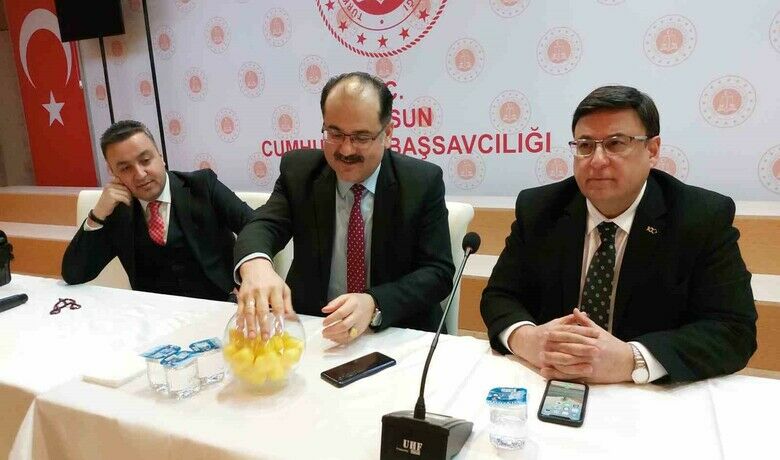 Samsun’da İl Seçim Kurulu içinbirinci asıl üye kura çekimi yapıldı - Samsun’da İl Seçim Kurulu Birinci Üyesi Hakim Suat Bilgin’in emekli olması üzerine yerine gelecek isim, kura çekimi ile belirlendi.